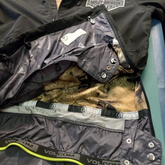 Harley-Davidson Motor Cycles/Volcom Inc XL Wolf interior Faith Pullover Biker - Picture 5 of 11